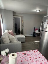 408 Cass Ave, Unit 408 Cass Ave Unit 1 in Woonsocket, RI - Foto de edificio - Building Photo