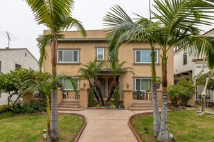 2059 N Vermont Ave, Unit 2059 half in Los Angeles, CA - Building Photo