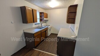 11 Lair of II in Parkersburg, WV - Building Photo