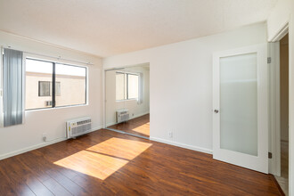 3669 Westwood in Los Angeles, CA - Building Photo - Interior Photo