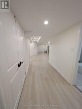 1160 Atkins Dr in Newmarket, ON - Building Photo - Building Photo