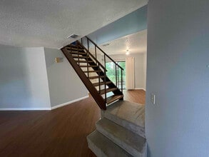 3747 Donovan Dr, Unit C in Tallahassee, FL - Building Photo - Building Photo