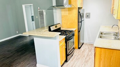 12811 Caswell Ave in Los Angeles, CA - Building Photo - Building Photo