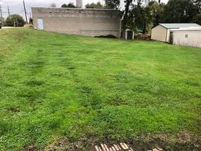 206 Butler St, Unit 206 Butler Rd in Springdale, PA - Building Photo - Building Photo