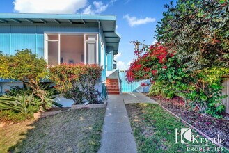 1512 Sereno Dr in Vallejo, CA - Foto de edificio - Building Photo