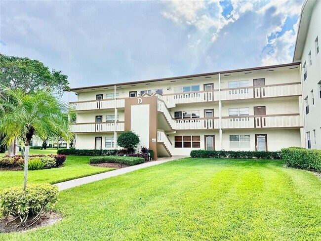 129 Mansfield D in Boca Raton, FL - Building Photo - Building Photo