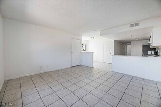 5317 Redberry St in Las Vegas, NV - Building Photo - Building Photo