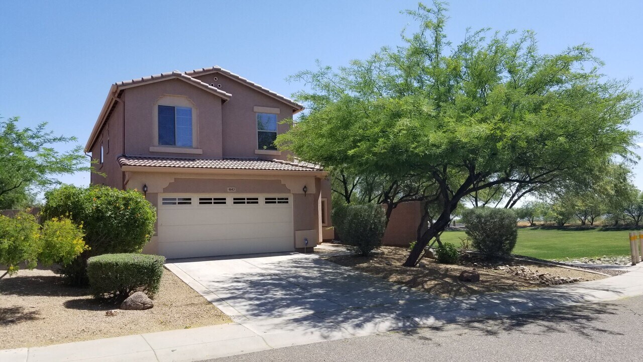 4643 W Crosswater Way in Phoenix, AZ - Building Photo