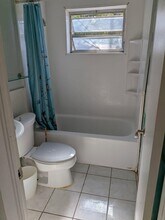 4180 NW 11th Ave in Fort Lauderdale, FL - Building Photo - Building Photo