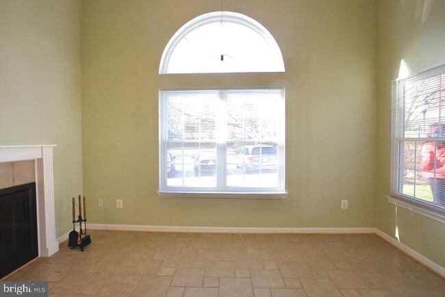 913 Hillside Lake Terrace in Gaithersburg, MD - Building Photo - Building Photo