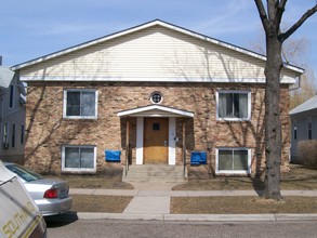 869 Sherburne Ave in St. Paul, MN - Building Photo - Building Photo