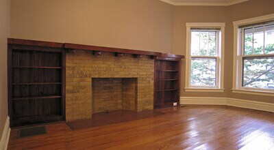 1057 W Balmoral, Unit #1 in Chicago, IL - Building Photo - Building Photo