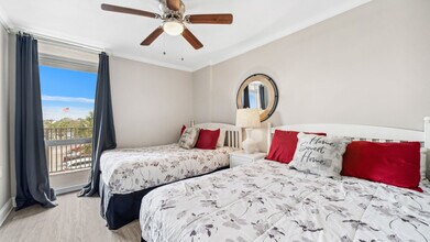 7205 Thomas Dr in Panama City Beach, FL - Building Photo - Building Photo