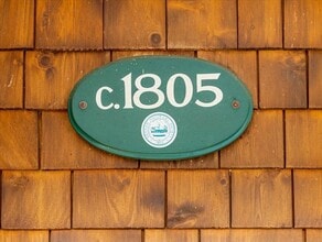 141 Highland St in Dedham, MA - Building Photo - Building Photo