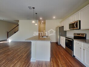 5804 Hampton Creek Rd in Jacksonville, FL - Foto de edificio - Building Photo