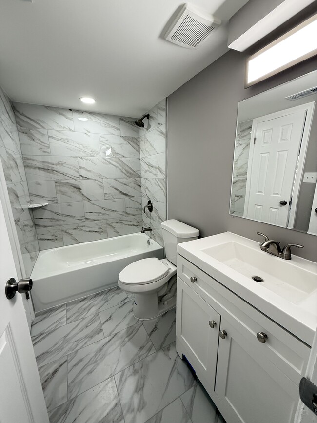 518 Brighton Pl in Essex, MD - Building Photo - Building Photo