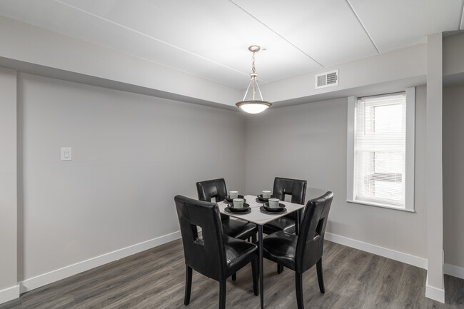 The Colony Apartments in Wilmington, DE - Building Photo - Interior Photo