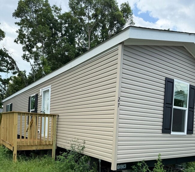 property at 27 Green Acres Rd