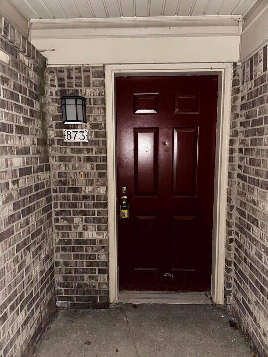 873 Brandon Ave in Pontiac, MI - Building Photo
