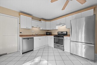 295 Frederick Ct in Hoffman Estates, IL - Building Photo - Building Photo