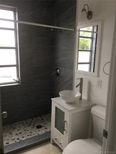 712 SW 56th Ave-Unit -8 in Coral Gables, FL - Foto de edificio - Building Photo