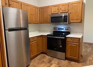 2447 Patricia Dr in Urbandale, IA - Building Photo - Building Photo