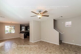 3725 E Kerry Ln in Phoenix, AZ - Building Photo - Building Photo