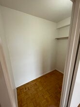 215 College Av W in Guelph, ON - Building Photo - Building Photo