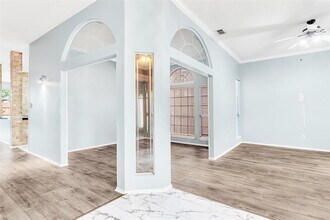 1401 Newbury Ln in Plano, TX - Foto de edificio - Building Photo