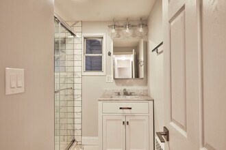 50 Mansfield St, Unit 1 in Somerville, MA - Foto de edificio - Building Photo