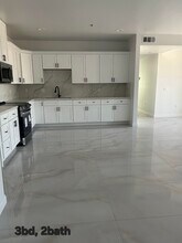 8153 Banana Ave, Unit 3 bedrooms in Fontana, CA - Foto de edificio - Building Photo