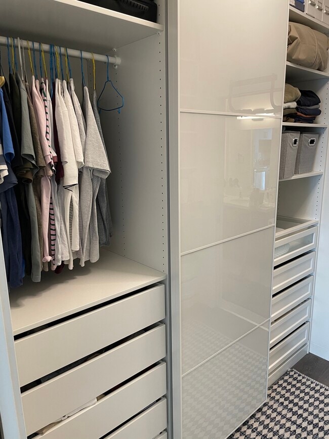 690 King St W in Kitchener, ON - Building Photo - Building Photo