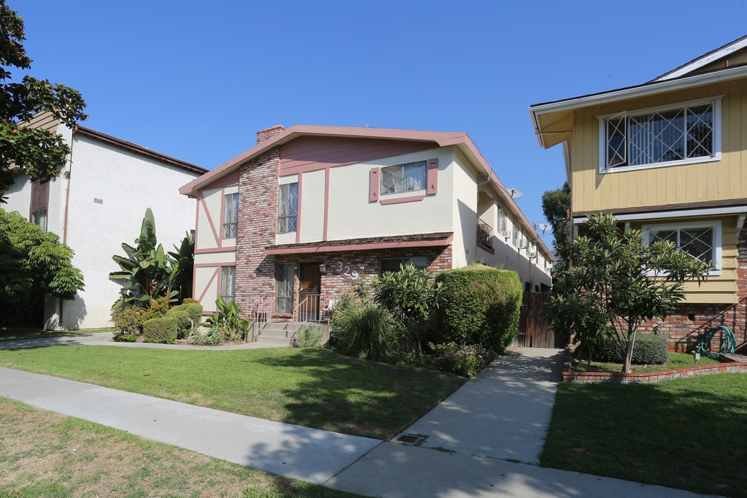 329 W Lexington Dr in Glendale, CA - Building Photo