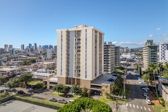 Parkland Gardens Condominiums in Honolulu, HI - Building Photo - Building Photo