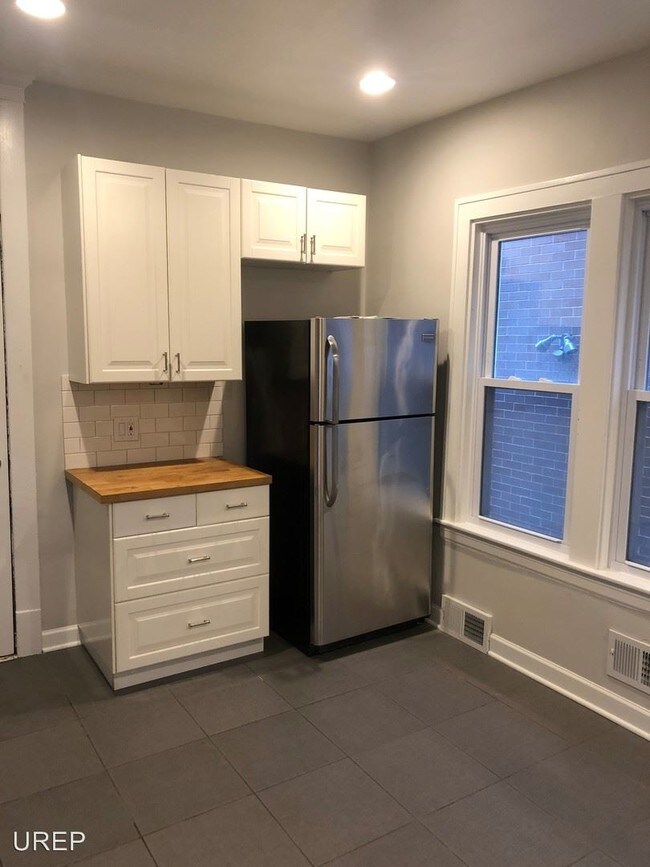 2652 N Marshfield Ave-Unit -unit 1F in Chicago, IL - Building Photo - Building Photo