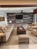 600 NW 214th St in Miami Gardens, FL - Building Photo