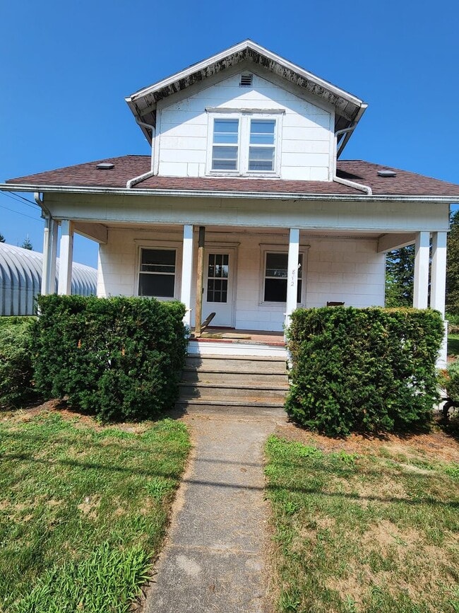 property at 812 Brentwood Rd