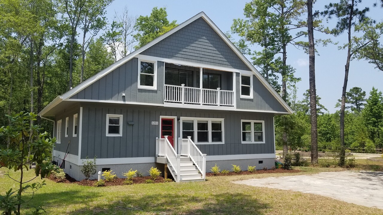 1201 Petigru Dr in Pawleys Island, SC - Building Photo