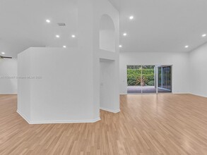3420 Washington Ln in Hollywood, FL - Building Photo - Building Photo