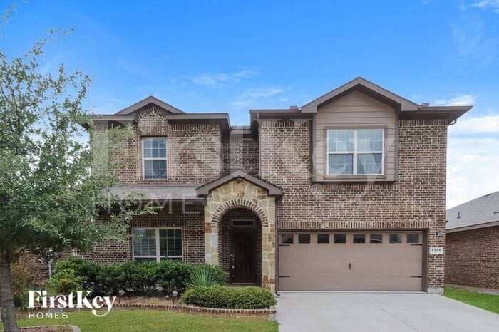 5105 Glen Meadow Dr in Arlington, TX - Building Photo