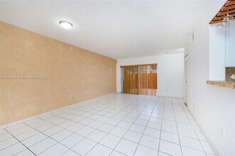 12521 NW 11th Ln in Miami, FL - Building Photo - Building Photo