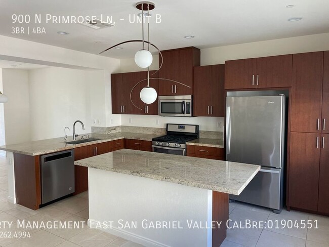 900 N Primrose Ln-Unit -Unit B in Azusa, CA - Foto de edificio - Building Photo