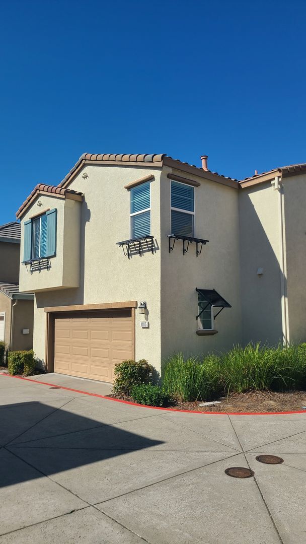 1105 Impressionist Loop in Roseville, CA - Building Photo - Building Photo
