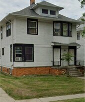 818 Phillips Ave in Toledo, OH - Building Photo