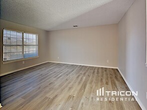1052 Shadywood Dr in Cedar Hill, TX - Building Photo - Building Photo