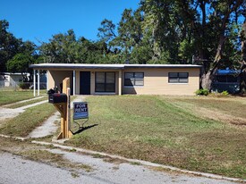 306 E Langford Dr in Plant City, FL - Building Photo