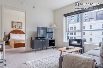 10301 NE 10th St in Bellevue, WA - Building Photo - Building Photo