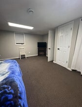 813 1st Ave NE, Unit 1 in East Grand Forks, MN - Foto de edificio - Building Photo