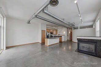 1693 Town Center St in Aurora, IL - Building Photo - Building Photo