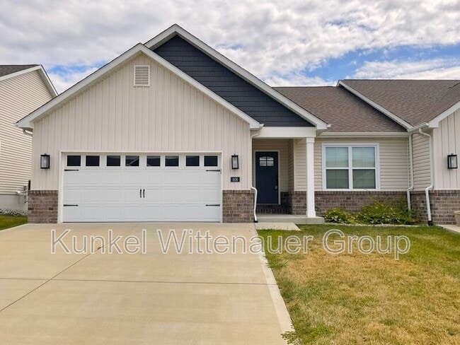 property at 806 Applewood Creek Dr